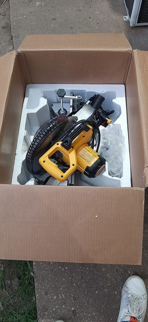 🟣 Contenido de la caja de ingletadora dewalt dws713 al recibir el producto