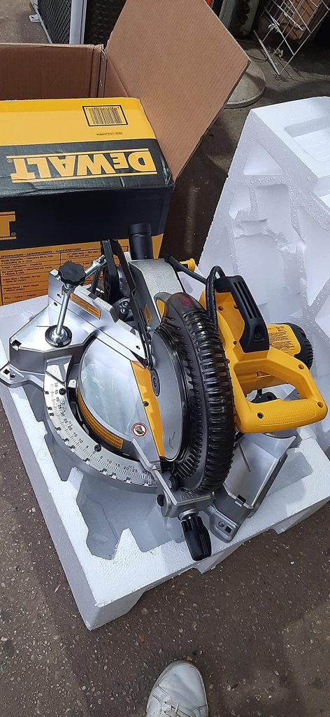 🟣 Piezas y componentes de la sierra ingletadora dewalt dws713 que vas a encontrar cuando la recibes.