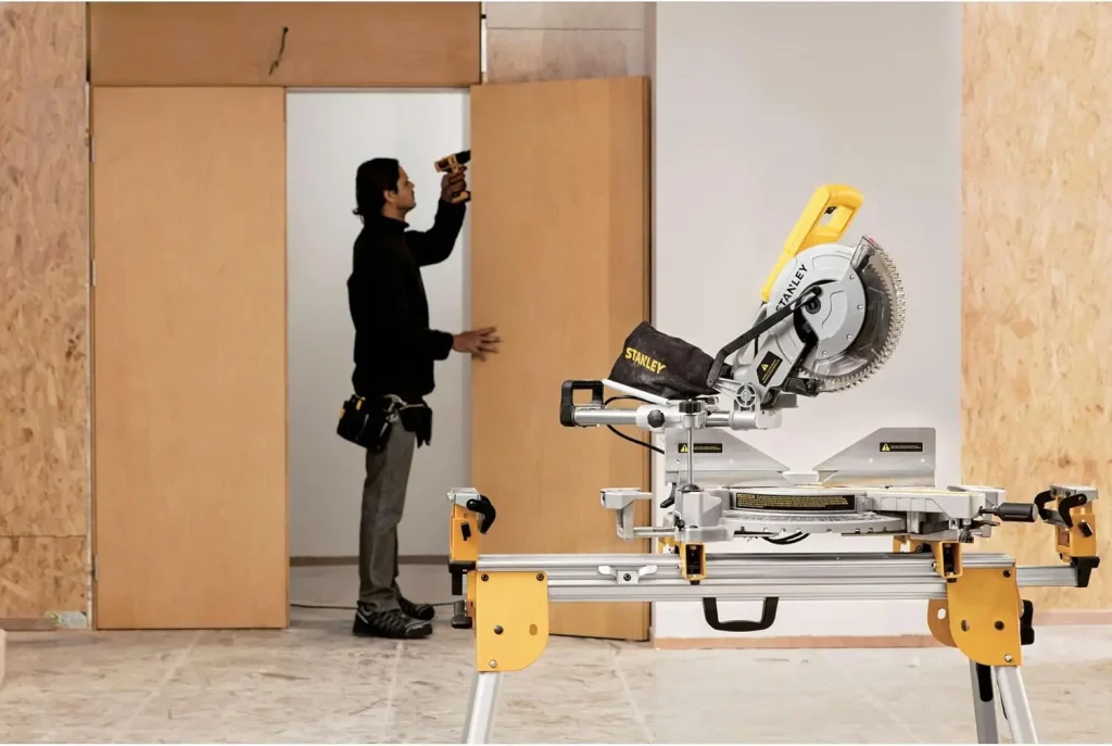 🟣 DESCUBRE AQUÍ la Sierra ingletadora Stanley SM18 telescópica con mayor capacidad de corte para trabajos exigentes. ENTRA AHORA ! ! !
